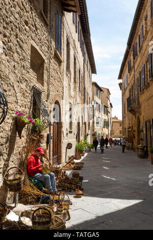 Corso Il Rossellino innerhalb des Hilltop Stadt Pienza, Pienza, Provinz Siena, Toskana, Italien, Europa Stockfoto