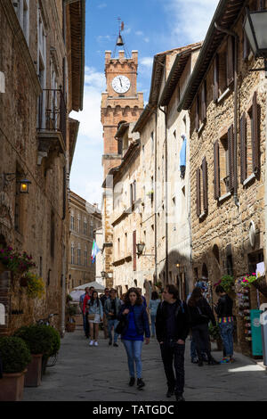 Corso Il Rossellino innerhalb des Hilltop Stadt Pienza, Pienza, Provinz Siena, Toskana, Italien, Europa Stockfoto