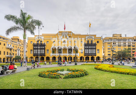 Lima Peru - April 29, 2019 - La municipalidad de Lima städtischen Gebäude Rathaus auf der Plaza Mayor armas Lima Peru. Peru. Stockfoto