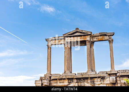 Der Bogen des Hadrian, die in der Regel in Griechisch als das Hadrianstor in der Innenstadt von Athen, Griechenland Stockfoto