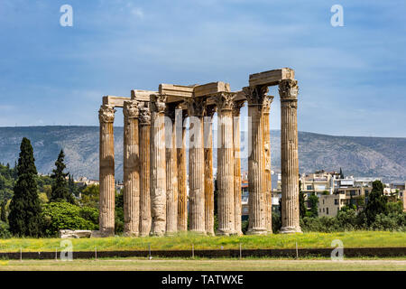 Den Tempel des Olympischen Zeus, die Reste der größte Tempel in Griechenland in der Innenstadt von Athen, Griechenland Stockfoto