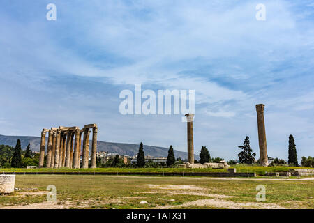 Den Tempel des Olympischen Zeus, die Reste der größte Tempel in Griechenland in der Innenstadt von Athen, Griechenland Stockfoto