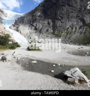 Briksdalsbreen Gletscher - Norwegen, Jostedalsbreen Nationalpark. Quadratische Komposition. Stockfoto