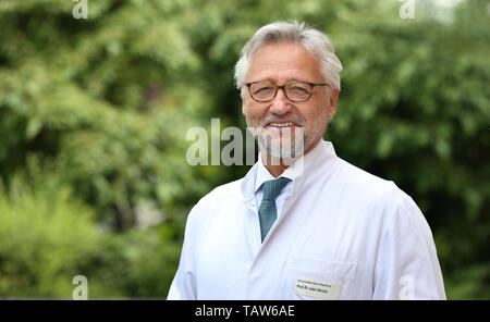 Magdeburg, Deutschland. 28 Mai, 2019. Professor Dr. Hans-Jochen Heinze, Ärztlicher Direktor des Universitätsklinikums Magdeburg, am 28.05.2019 in Magdeburg. Credit: Ronny Hartmann/dpa-Zentralbild/ZB/dpa/Alamy leben Nachrichten Stockfoto