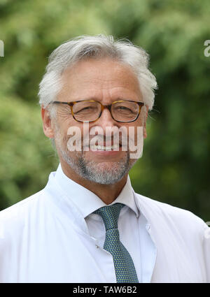 Magdeburg, Deutschland. 28 Mai, 2019. Professor Dr. Hans-Jochen Heinze, Ärztlicher Direktor des Universitätsklinikums Magdeburg, am 28.05.2019 in Magdeburg. Credit: Ronny Hartmann/dpa-Zentralbild/ZB/dpa/Alamy leben Nachrichten Stockfoto