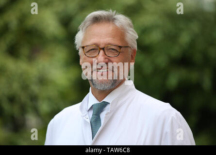 Magdeburg, Deutschland. 28 Mai, 2019. Professor Dr. Hans-Jochen Heinze, Ärztlicher Direktor des Universitätsklinikums Magdeburg, am 28.05.2019 in Magdeburg. Credit: Ronny Hartmann/dpa-Zentralbild/ZB/dpa/Alamy leben Nachrichten Stockfoto