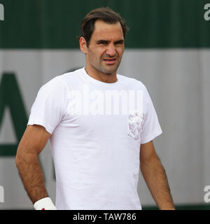 28. Mai 2019, Frankreich (France), Paris: Tennis: Grand Slam, French Open. Schweizer Tennisspieler Roger Federer wird auf dem Gericht während der Ausbildung werden. Foto: Frank Molter/dpa Stockfoto