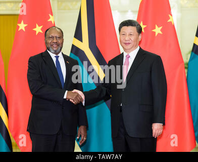 Peking, China. 28 Mai, 2019. Der chinesische Präsident Xi Jinping trifft sich mit vanuatuan Premierminister Charlot Salwai in Peking, der Hauptstadt von China, 28. Mai 2019. Credit: Huang Jingwen/Xinhua/Alamy leben Nachrichten Stockfoto