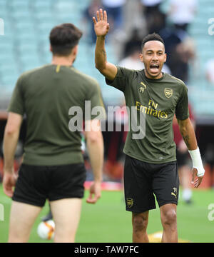 Baku, Aserbaidschan. 28 Mai, 2019. Fußball: Europa League, bevor das endgültige FC Chelsea - FC Arsenal. Pierre-Emerick Aubameyang (r) nimmt an den letzten Training des FC Arsenal im Olympiastadion. Das Finale der Europa League zwischen dem FC Chelsea und dem FC Arsenal finden hier statt, die am 29. Mai 2019. Credit: Arne Dedert/dpa/Alamy leben Nachrichten Stockfoto