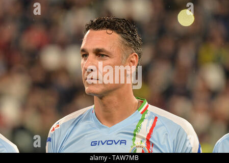 Turin, Italien. 28 Mai, 2019. Raoul Bova der italienische Sänger während der "Partita del Cuore" Charity Match bei der Allianz Stadion gesehen. Campioni per la Ricerca gewinnen, die "Champions für Forschung' 3-2 gegen die 'Nationale italienische Sänger". Credit: SOPA Images Limited/Alamy leben Nachrichten Stockfoto