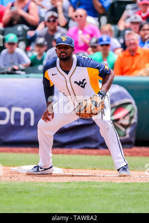 Oklahoma City, OK, USA. 26 Mai, 2019. West Virginia infielder Marques Inman (25) während der 2019 Phillips 66 Big 12 Baseball Championship Game zwischen den West Virginia Bergsteiger und die Oklahoma State Cowboys an Chickasaw Bricktown Ballpark in Oklahoma City, OK. Grau Siegel/CSM/Alamy leben Nachrichten Stockfoto