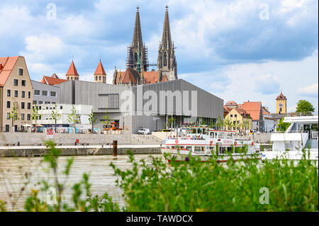 Regensburg, Deutschland. 27. Mai, 2019. Das Museum des Hauses der Bayerischen Geschichte auf der Donau. Foto: Armin Weigel/dpa/Alamy leben Nachrichten Stockfoto