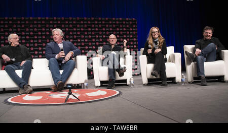 "Zurück in die Zukunft" warf Union in Calgary Comic- und Entertainment Expo gehalten an der BMO Center Mit: Christopher Lloyd, Thomas F.Wilson, James Tolkan, Lea Thompson, Michael J. Wo: Calgary, Kanada, wenn: 26 Apr 2019 Credit: WENN.com Stockfoto