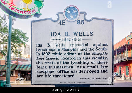 Journalist und Bürgerrechtler Ida B. Wells ist mit einem historischen Plakette, Sept. 12, 2015 in Memphis, Tennessee. Stockfoto