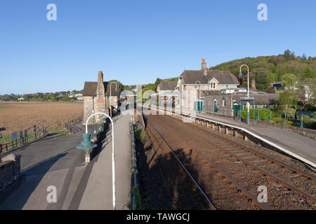 04/05/2019 Grange Over Sands Bahnhof entfernt, es liegt an der Küste von Cumbria, Großbritannien Stockfoto