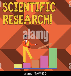 Text Zeichen zeigt die wissenschaftliche Forschung. Business Foto präsentieren methodische Studie zu beweisen oder eine Hypothese Lächeln, Geschäftsmann, Klettern Farbe widerlegen. Stockfoto