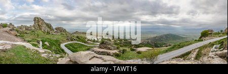 Mazedonischen Berge - aufgenommen vom Treskavec Kloster in der Nähe von Prilep Stockfoto