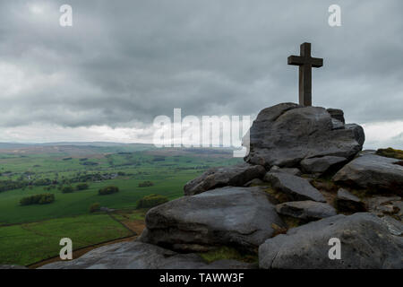 Rylstone Kreuz, im Craven Stadtteil North Yorkshire, Großbritannien Stockfoto