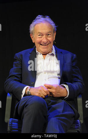 Historiker, Simon Schama am Cheltenham Literatur Festival, 9. Oktober 2014. Stockfoto