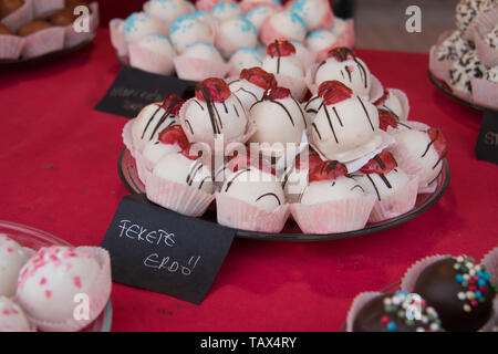 Feinste Sammlung von Ungarischen Plätzchen und Kuchen, auf den Straßen der Stadt Szeged, Ungarn Stockfoto