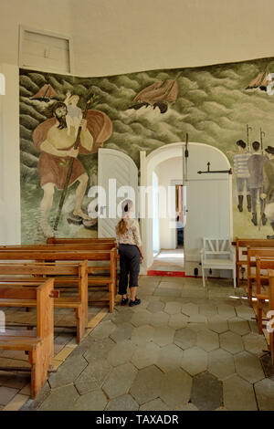 Der Innenraum Wandgemälde von Vitt Gemeinde/Kirche von Vitt/Vitt Kapelle im Fischerdorf Vitt in der Nähe der Insel Rügen an der Ostsee in Deutschland. Stockfoto