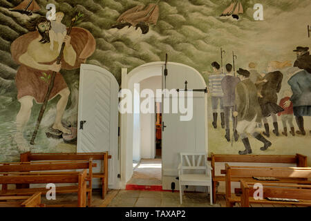 Der Innenraum Wandgemälde von Vitt Gemeinde/Kirche von Vitt/Vitt Kapelle im Fischerdorf Vitt in der Nähe der Insel Rügen an der Ostsee in Deutschland. Stockfoto