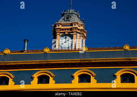 Fremdenverkehrsbüro Gebäude Clock Tower, es war die Station des Bilbao-Portugalete Bahnstrecke. Palma de Mallorca, Spanien Stockfoto