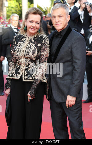 CANNES, Frankreich - 25. Mai: Caroline Scheufeule und Christoph Waltz an der Abschlussfeier der 72nd Cannes Film Festival (Credit: Mickael Chavet/ Stockfoto