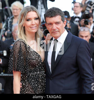 CANNES, Frankreich - 25. Mai: Nicole Kimpel und Antonio Banderas nehmen an der Abschlussfeier der 72nd Cannes Film Festival (Credit: Mickael Chavet/Proje Stockfoto