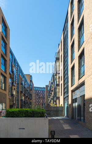 Modernes Apartment Blocks in St Johns Weg Hurst Straße im chinesischen Viertel von Birmingham Stockfoto