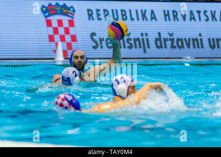 ZAGREB, KROATIEN - 05 April, 2019: FINA Wasserball WELTLIGA EUROPA CUP 2019. Kroatien vs Griechenland. Die Spieler in Aktion Stockfoto