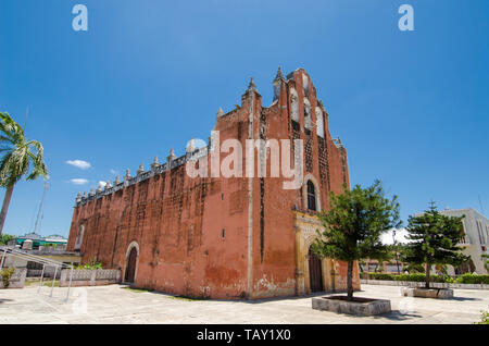 Alten kolonialen Kirche Nuestra Señora de la Asunción in Temozon, Mexiko Stockfoto