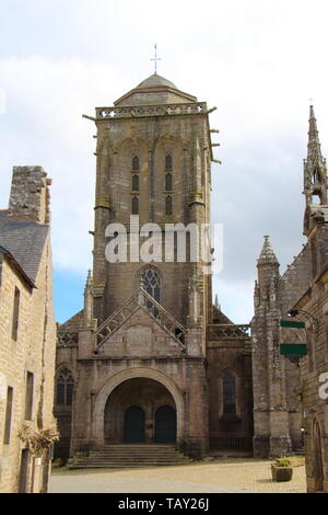 Im Außenbereich des Hl. Ronan Kirche in Locronan Stockfoto