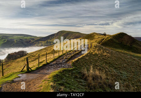 Großbritannien, Derbyshire, Peak District, entlang der Großen Ridge auf Barker Bank, in Richtung Hollins Cross und Mam Tor Stockfoto