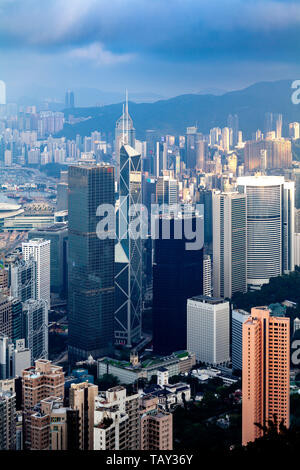 Blick auf die Skyline von Hongkong vom Victoria Peak, Hong Kong, China Stockfoto