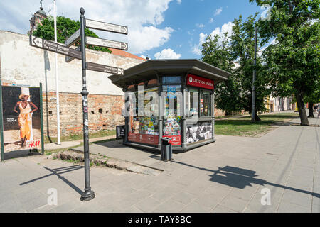 Vilnius, Litauen. Mai 2019. Eine alte Kiosk auf der Straße Stockfoto