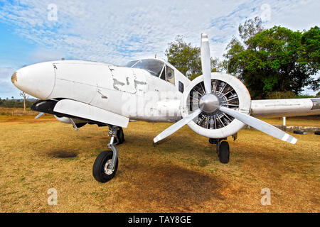 Cuyo Insel, Provinz Palawan, Philippinen: Volpar Beechcraft errichtet 1965 auf dem Flughafen von Cuyo Insel, eingesetzt als Frachtflugzeug Stockfoto