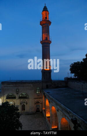 Altstadt von Mardin, Türkei - Bis zum heutigen Tag hat es die perfekte Struktur überlebt, der ursprünglichen Stein Struktur und Minarett Nacht ansehen. Stockfoto