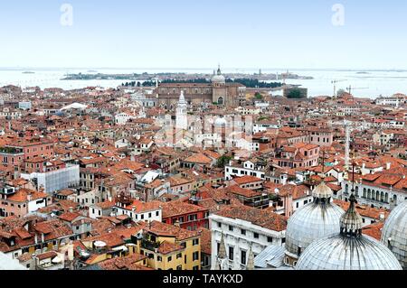 Vögel Auge Ansicht über die Dächer von Venedig Italien Europa EU Stockfoto