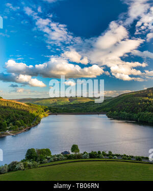 Ein Blick über Ladybower Reservoir, Derbyshire, 26. Mai 2019 Stockfoto