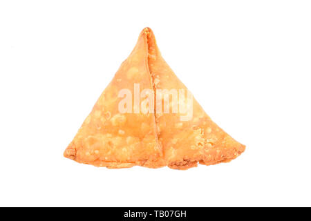 Street Food samosa auf weißem Hintergrund Stockfoto