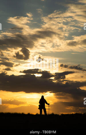 Wanderer sunrise, Bruneau Dunes State Park, Snake River Greifvögel National Conservation Area, Idaho Stockfoto