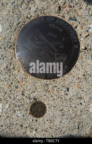 Korps der Entdeckung Medaille Plakette im Camp Glück übersehen, Clark Canyon Reservoir Erholungsgebiet, Lewis und Clark National Historic Trail, Montana Stockfoto