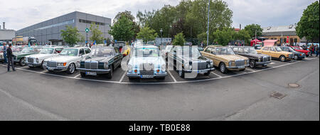 BERLIN, 11. Mai 2019: Panoramablick auf eine Reihe von klassischen Mercedes-Benz Cars. 32Th Berlin-Brandenburg Oldtimer Tag. Stockfoto