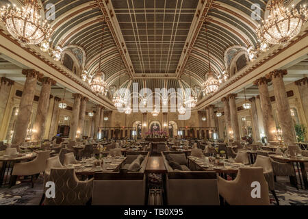 San Francisco, Kalifornien - 27. Mai 2019: Des Palace Hotel Garden Court Restaurant. Stockfoto