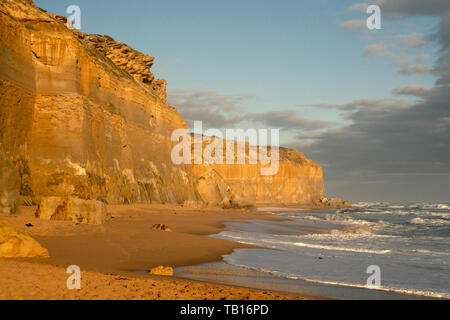 Der Strand von Gibson's Schritte in der Nähe der Zwölf Apostel. Stockfoto