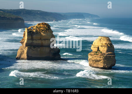 Zwei der zwölf Apostel Steine auf die Great Ocean Road Stockfoto