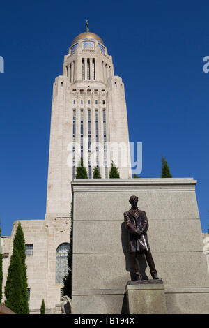 Die Nebraska State Capitol ist der Sitz der Regierung für US-Bundesstaat Nebraska in den Vereinigten Staaten und liegt in der Innenstadt von Lincoln, Nebraska. Stockfoto