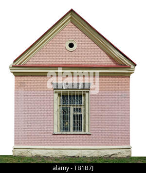 Fassade eines einfach kein Name rustikalen Backstein rosa verputzt Stall. Isolierte un Weiß mit Pfad ländliche Landschaft Stockfoto