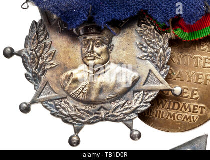 Naval chief Personal Arzt Dr. Leonhard Meyer - Dekorationen und Dokumente gruppieren, 5-teilig Medaillen bar mit Preußen: Eisernes Kreuz 2.Klasse 1914, Deutsches Reich: Südwest Afrika Gedenkmedaille aus Stahl, Bayern: militärische Verdienste um 4.Klasse mit Schwertern (Weiss, Gold), Jubilee Medal 1905 und China: Li Yuen hing Medaille für Verdienste um das Rote Kreuz in Silber für die Wuchang Aufstand 1911. Ein Jahrhundert - Additional-Rights Clearance-Info - Not-Available Stockfoto